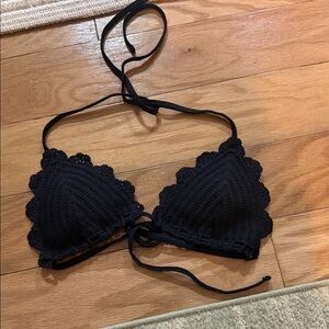 NWOT Abercrombie & Fitch Crochet Triangle Bikini Top in black Size M
